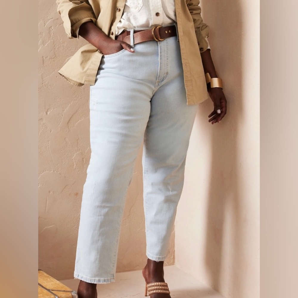 Banana Republic Factory Curvy Girlfriend Jean.